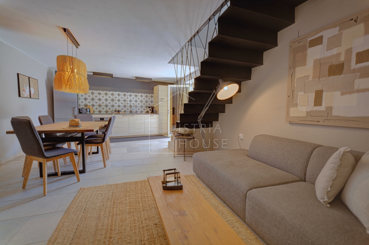 Kanfanar, dintorni, casa in pietra superbamente decorata con piscina