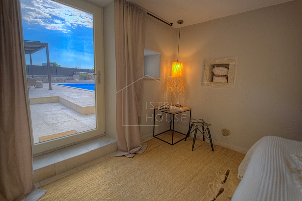 Kanfanar, dintorni, casa in pietra superbamente decorata con piscina