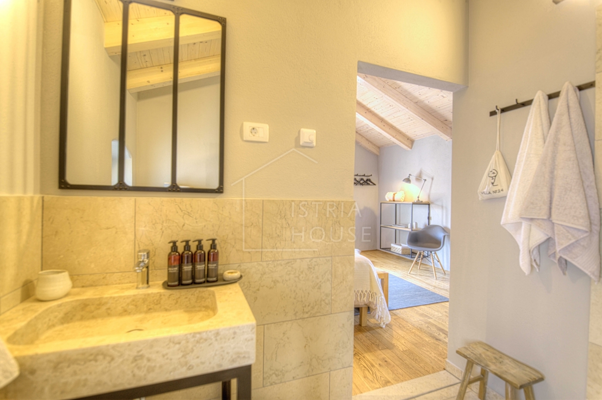 Kanfanar, dintorni, casa in pietra superbamente decorata con piscina