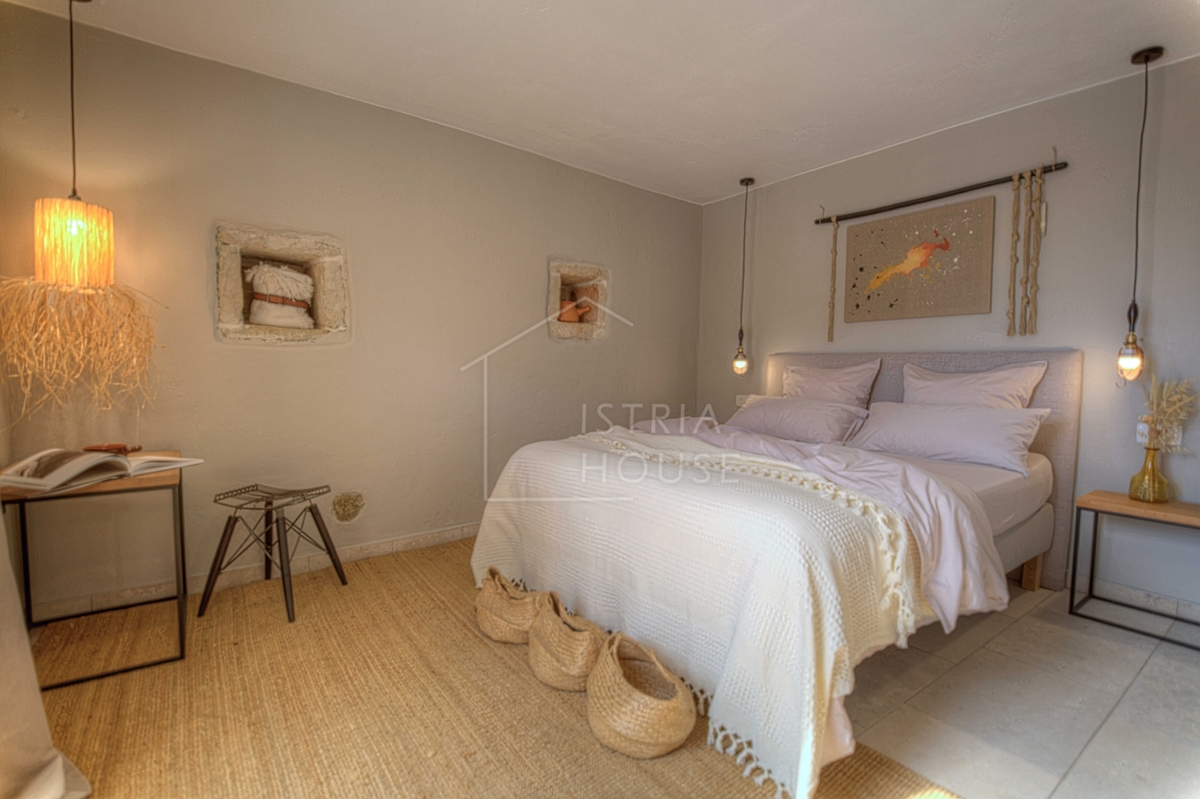 Kanfanar, dintorni, casa in pietra superbamente decorata con piscina