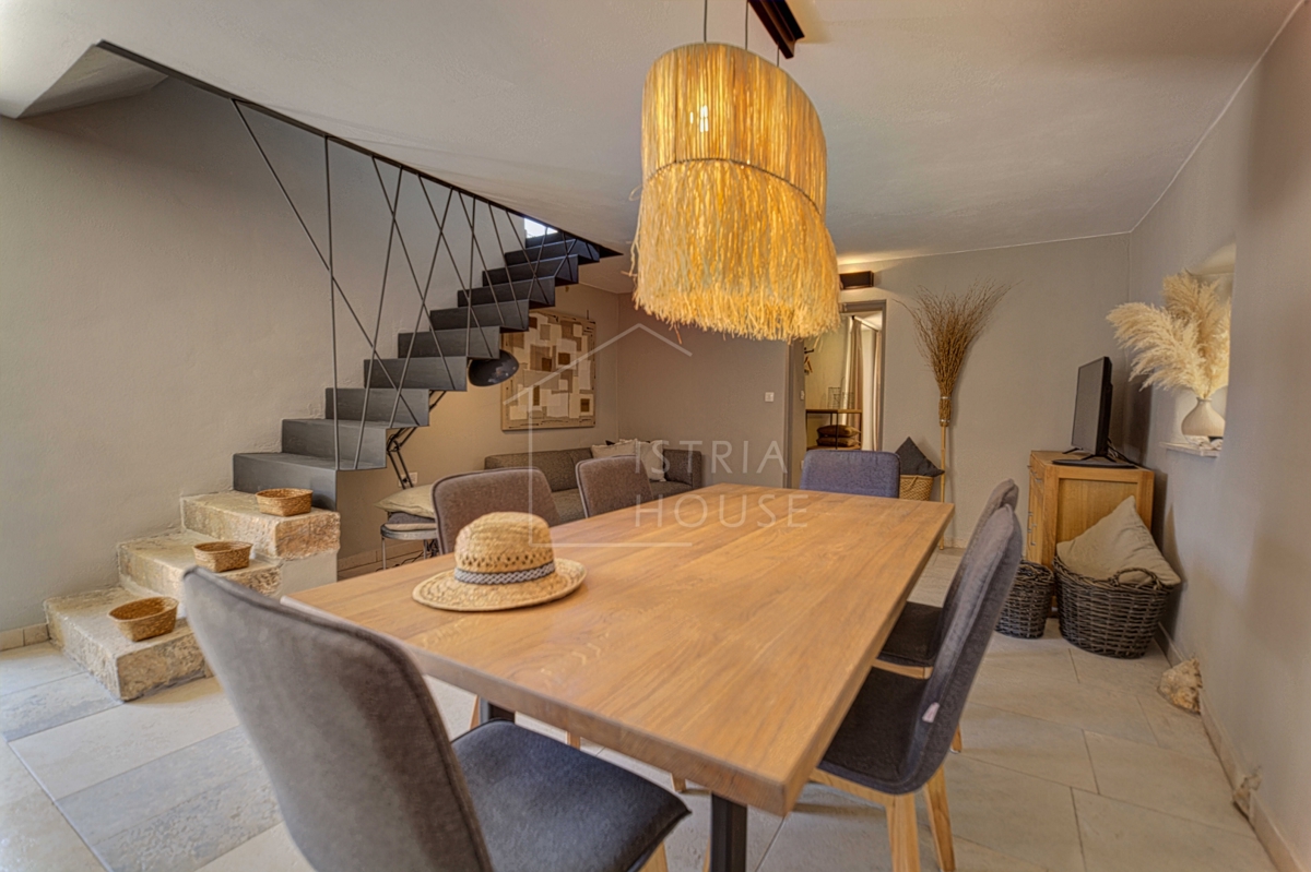 Kanfanar, dintorni, casa in pietra superbamente decorata con piscina