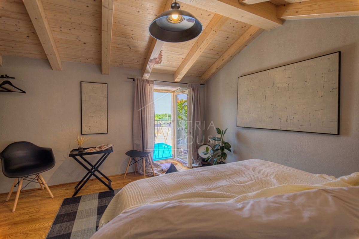 Kanfanar, dintorni, casa in pietra superbamente decorata con piscina