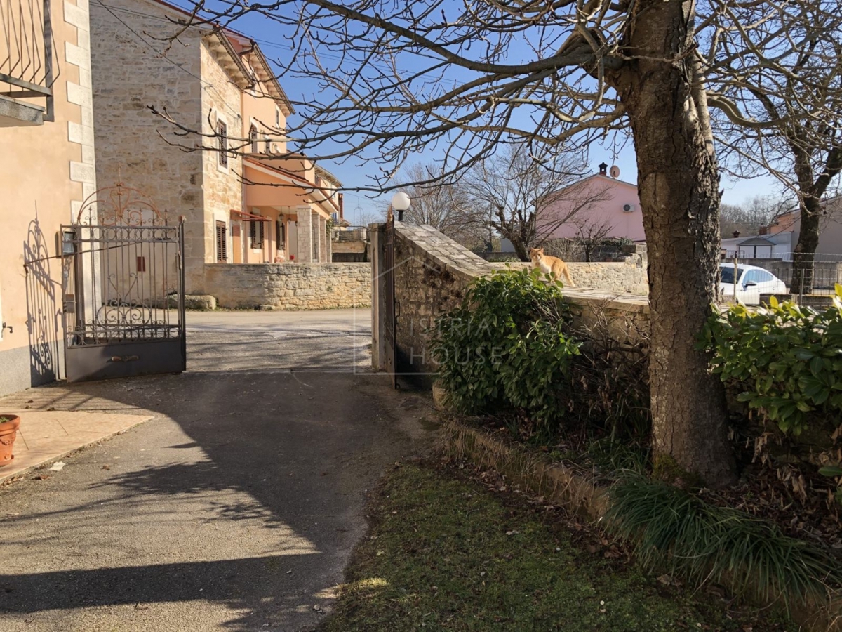 Svetvinčenat, dintorni, casa familiare con ampio giardino