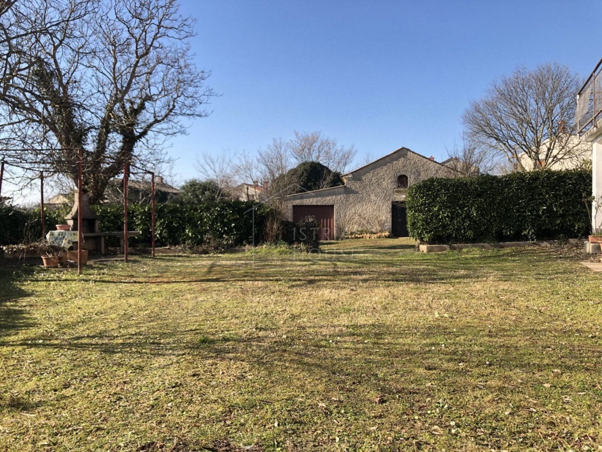 Svetvinčenat, dintorni, casa familiare con ampio giardino