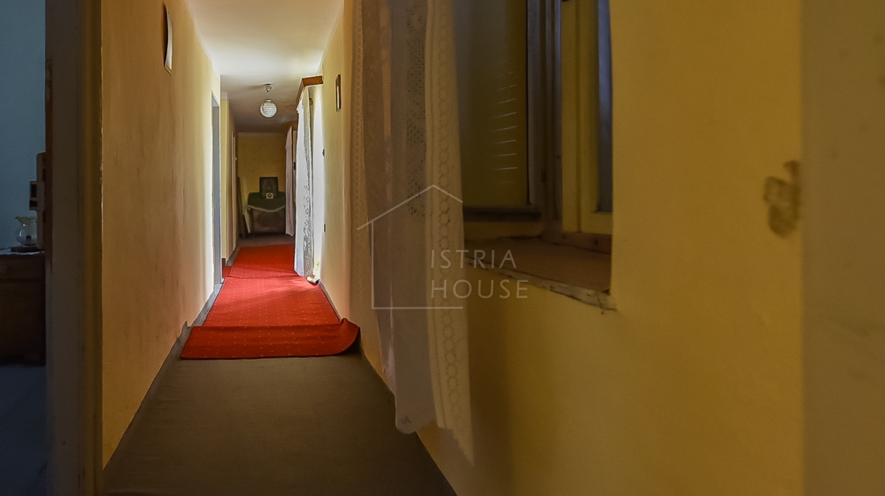 Svetvinčenat, dintorni, casa familiare con ampio giardino