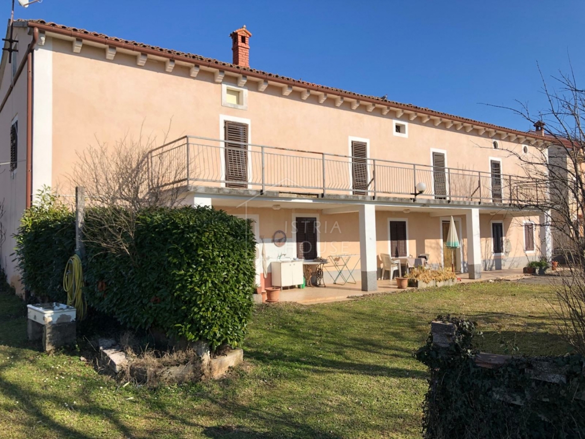 Svetvinčenat, dintorni, casa familiare con ampio giardino