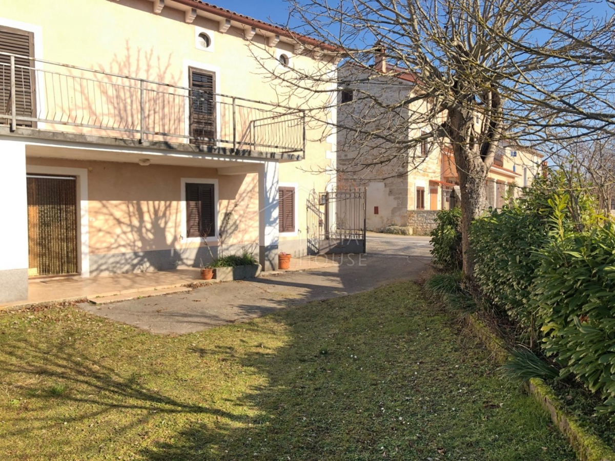 Svetvinčenat, dintorni, casa familiare con ampio giardino