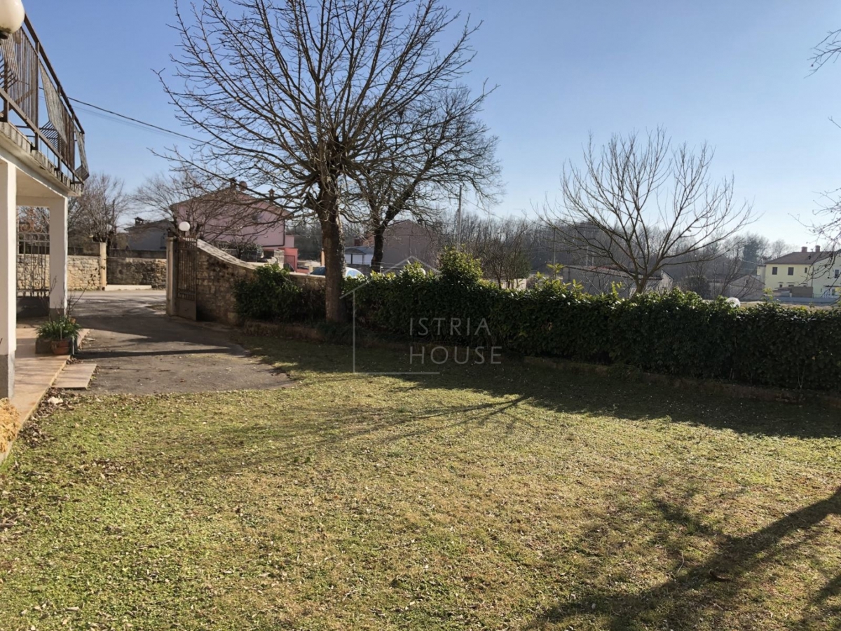 Svetvinčenat, dintorni, casa familiare con ampio giardino