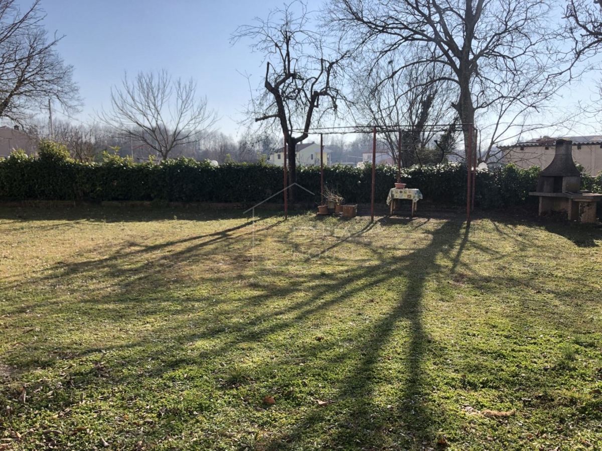 Svetvinčenat, dintorni, casa familiare con ampio giardino