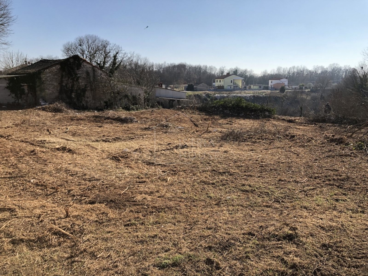 Svetvinčenat, dintorni, casa familiare con ampio giardino