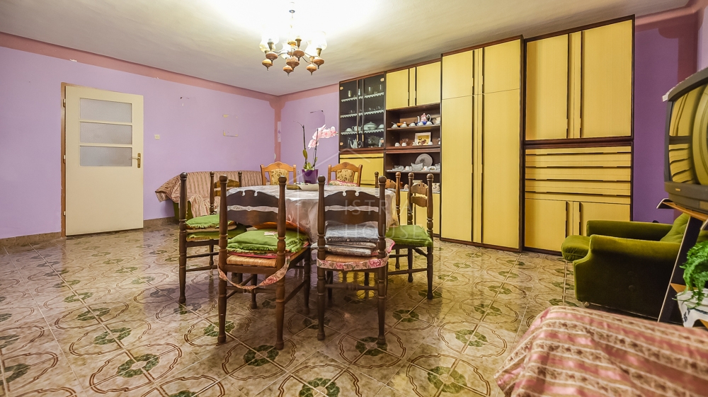 Svetvinčenat, dintorni, casa familiare con ampio giardino