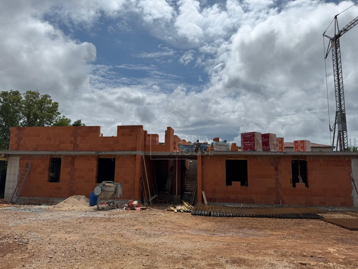 Rovigno, dintorni, appartamento in un nuovo edificio con giardino