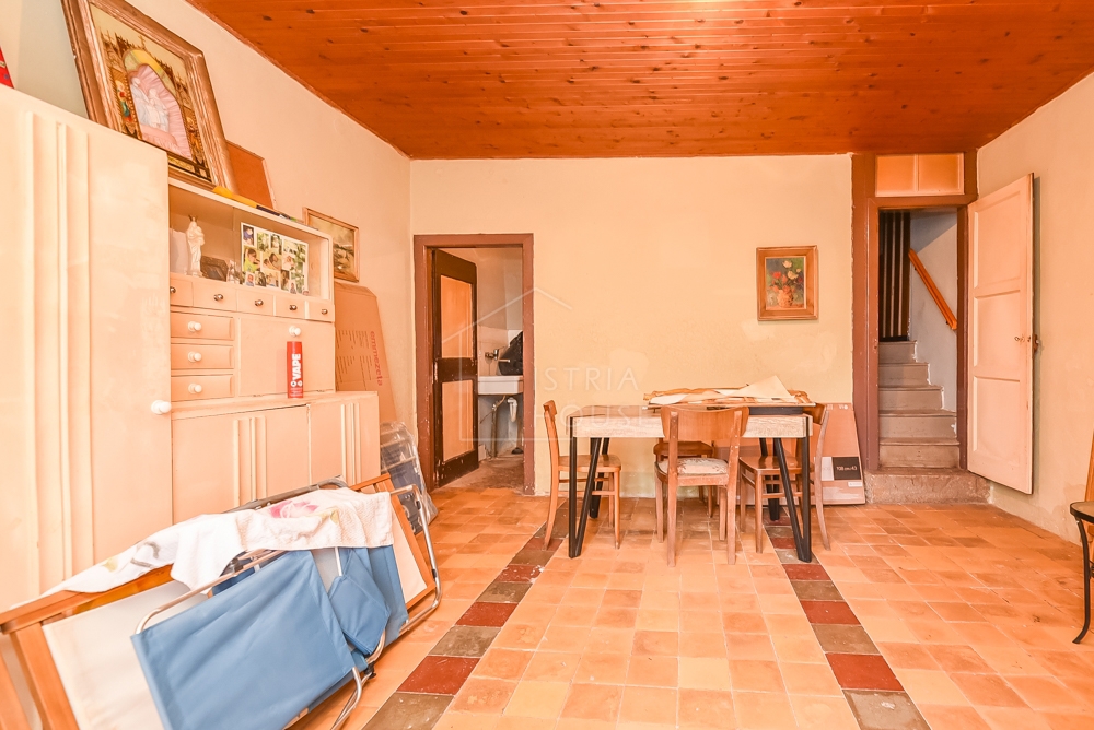 Bale, casa da ristrutturare in centro