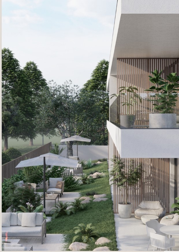 Rovigno, dintorni, appartamento al primo piano con ampia terrazza