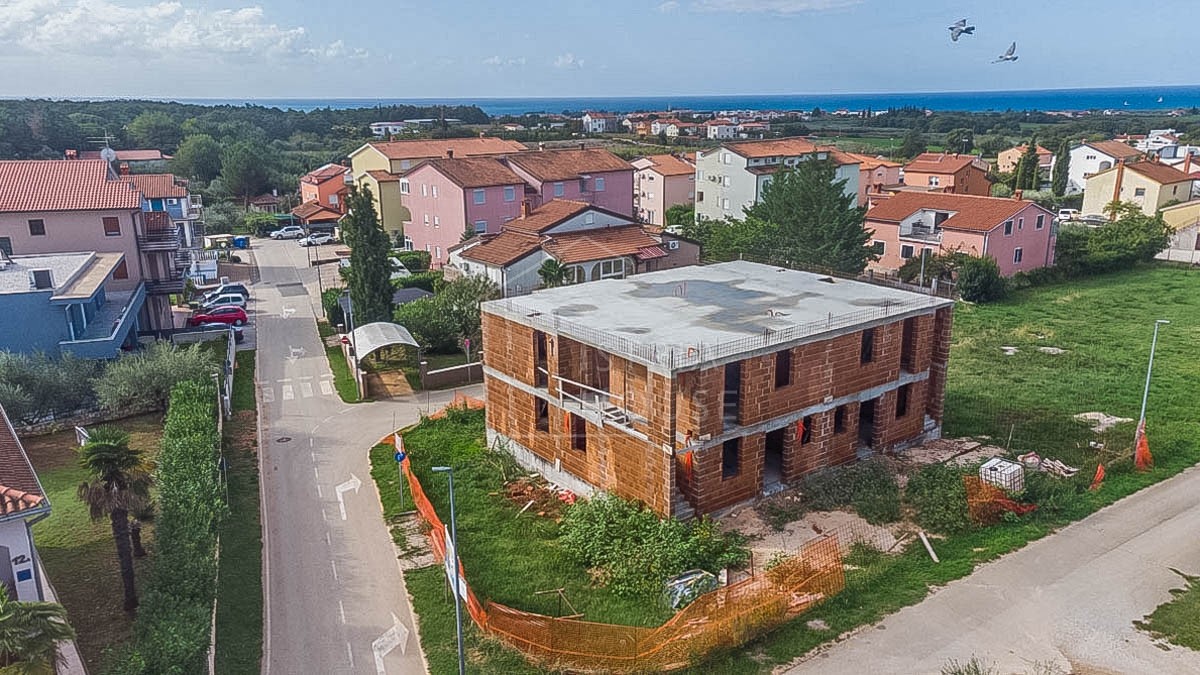 NOVIGRAD, dintorni, appartamento al primo piano di un nuovo edificio