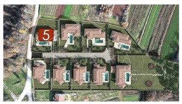 Rovigno, dintorni, villa con dettagli in stile istriano