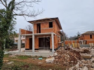 Svetvinčenat, dintorni, casa moderna in costruzione