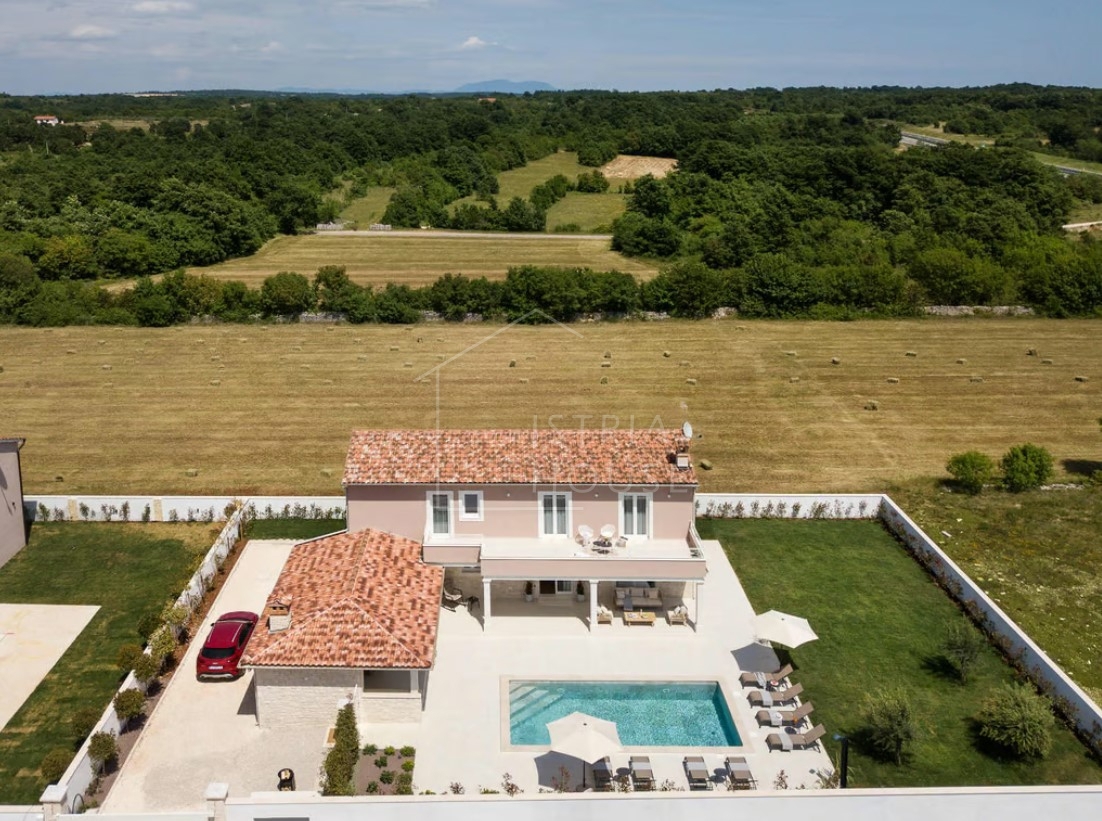 Rovigno, dintorni, imponente villa per vacanze e soggiorno
