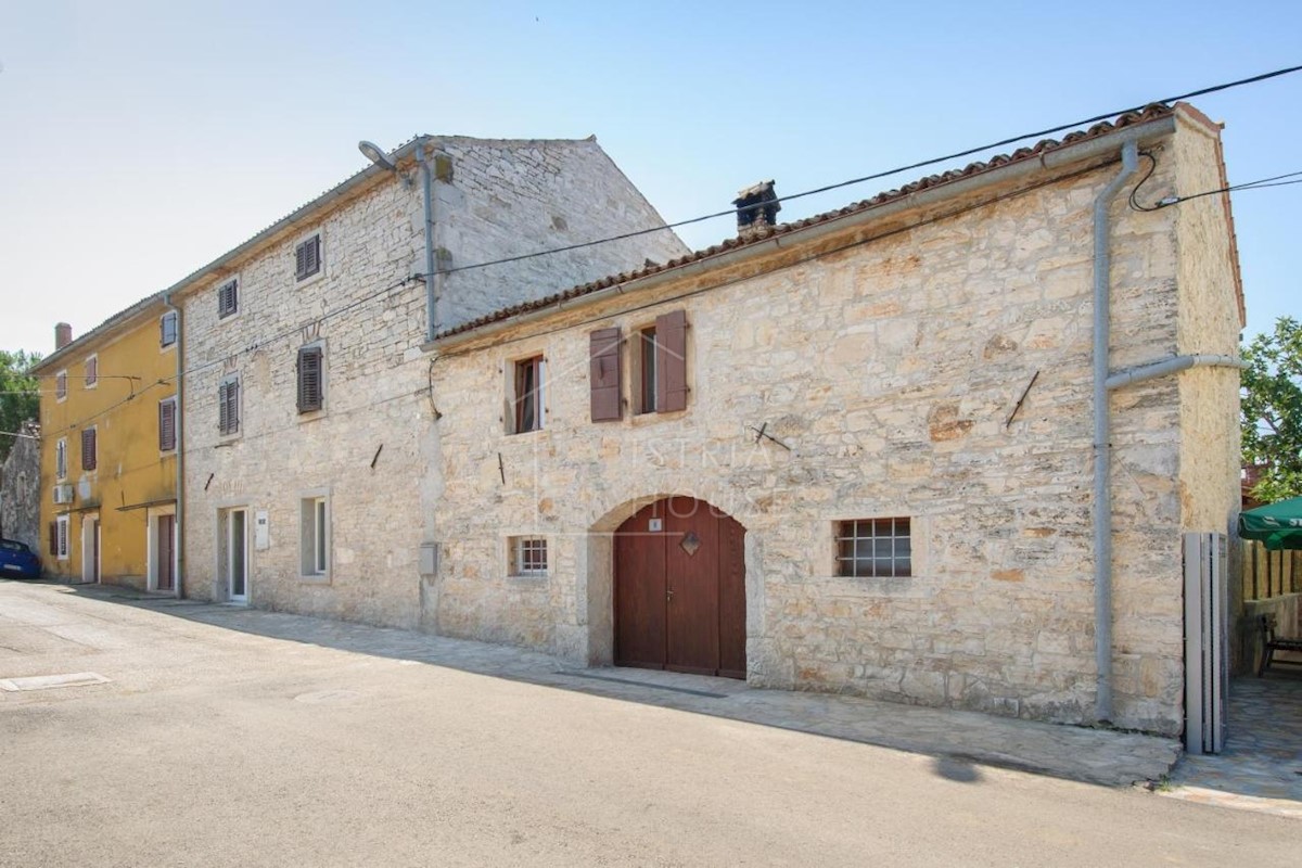 POREČ, dintorni - bella casa in pietra con vista mare