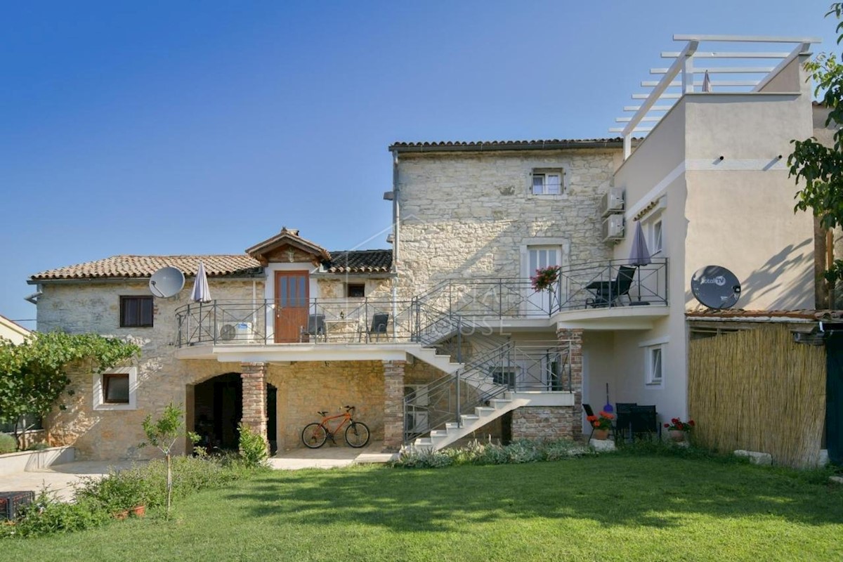 POREČ, dintorni - bella casa in pietra con vista mare