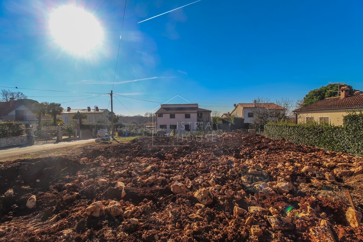 Parenzo, terreno edificabile in zona urbana