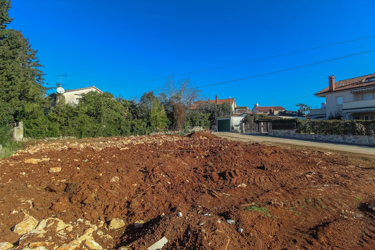 Parenzo, terreno edificabile in zona urbana