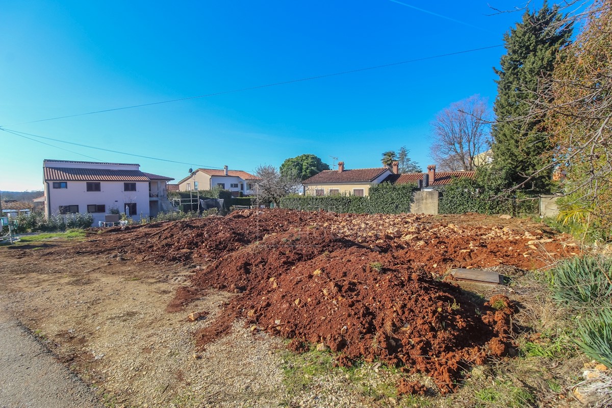 Parenzo, terreno edificabile in zona urbana