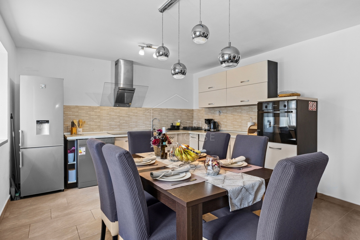 Svetvinčenat, dintorni, casa familiare con piscina