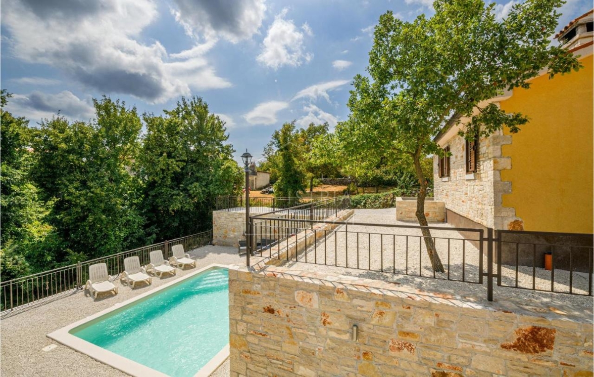 Barban, dintorni, casa con piscina
