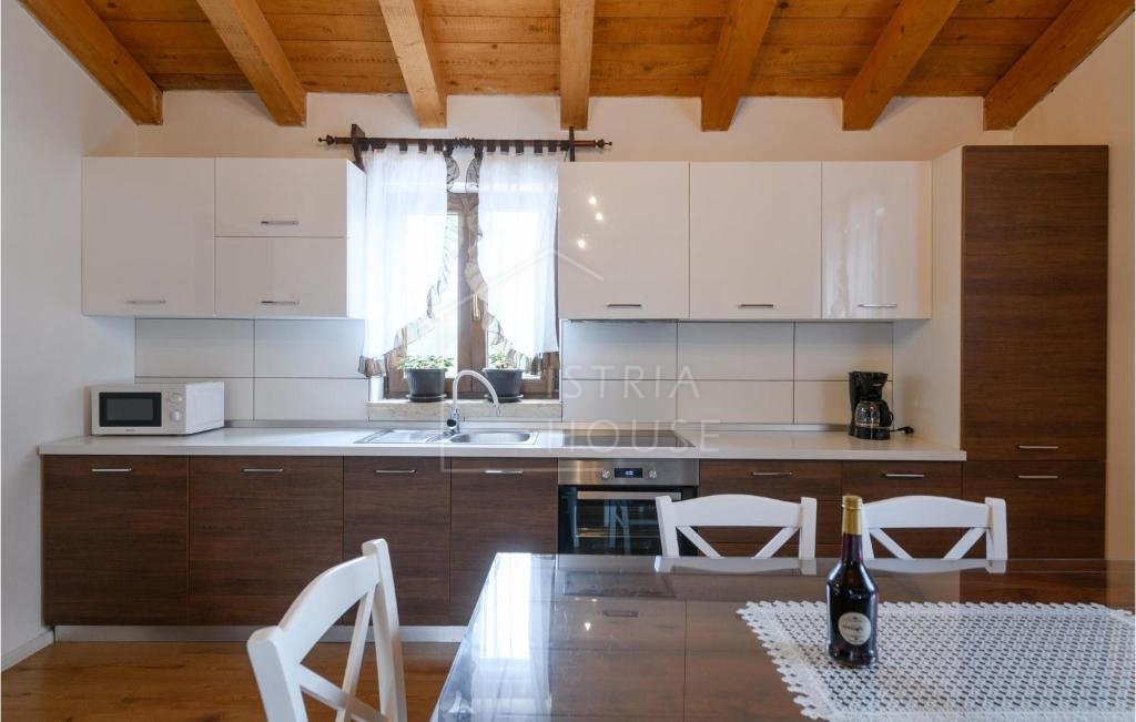 Barban, dintorni, casa con piscina