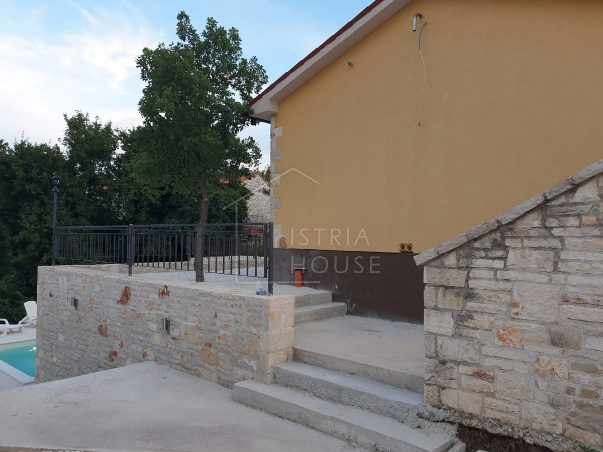 Barban, dintorni, casa con piscina