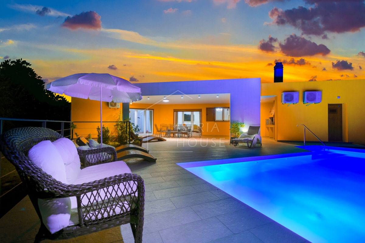 Villa moderna in un'oasi del Mediterraneo