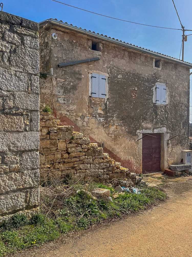 Parenzo, dintorni, casa istriana in fase Rohbau