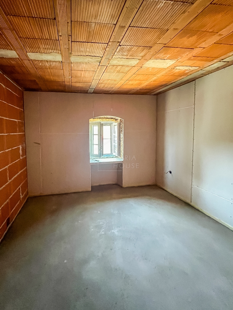 Parenzo, dintorni, casa istriana in fase Rohbau