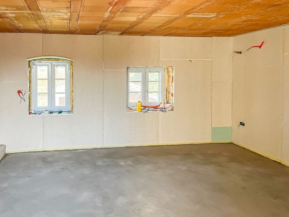 Parenzo, dintorni, casa istriana in fase Rohbau