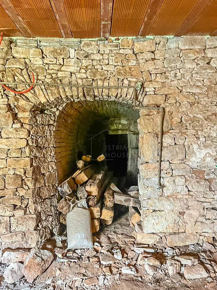 Parenzo, dintorni, casa istriana in fase Rohbau