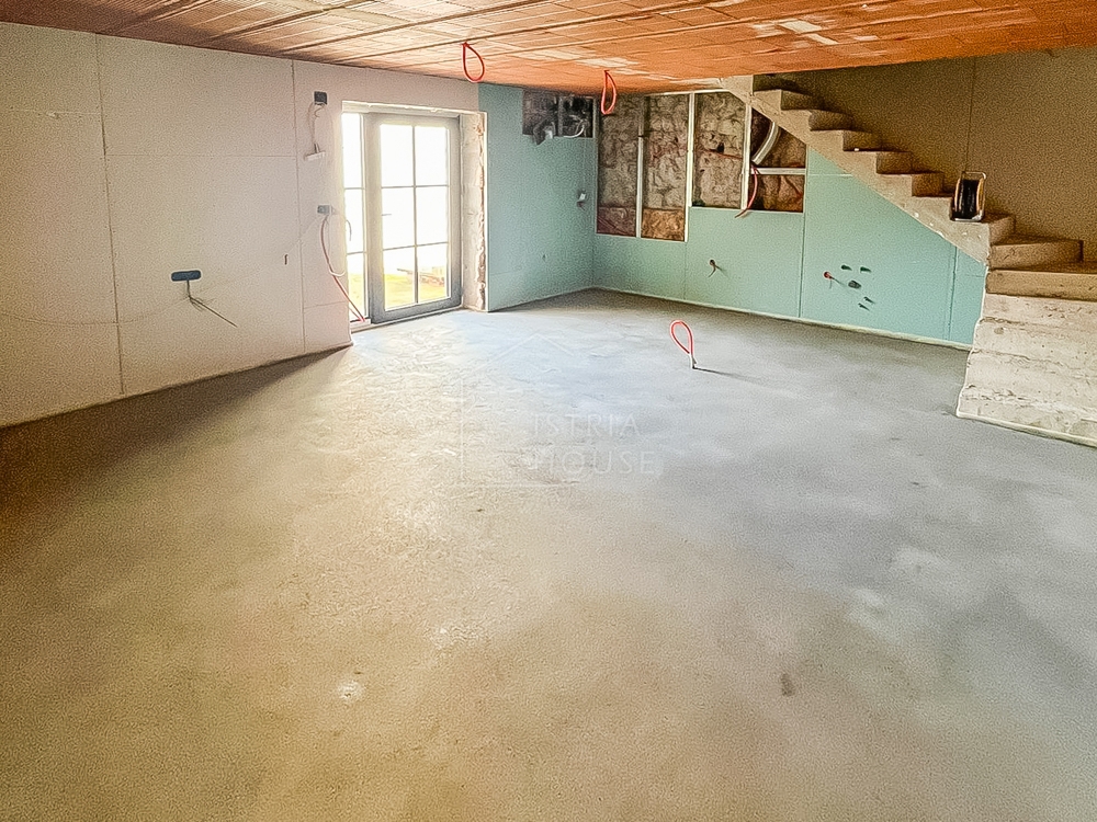 Parenzo, dintorni, casa istriana in fase Rohbau