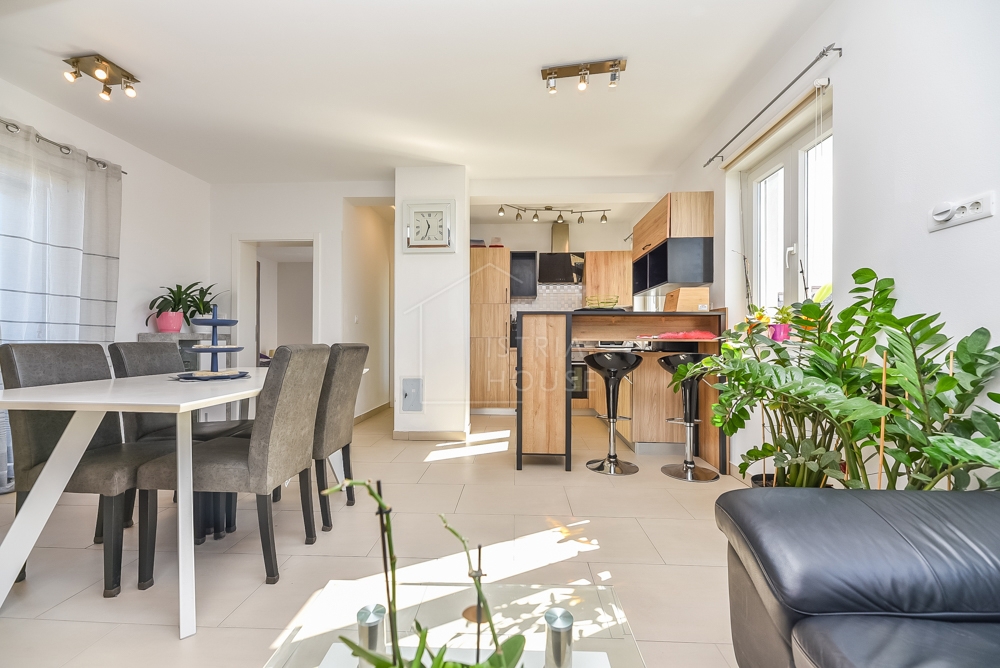 Rovigno, Valle, appartamento arredato in stile moderno