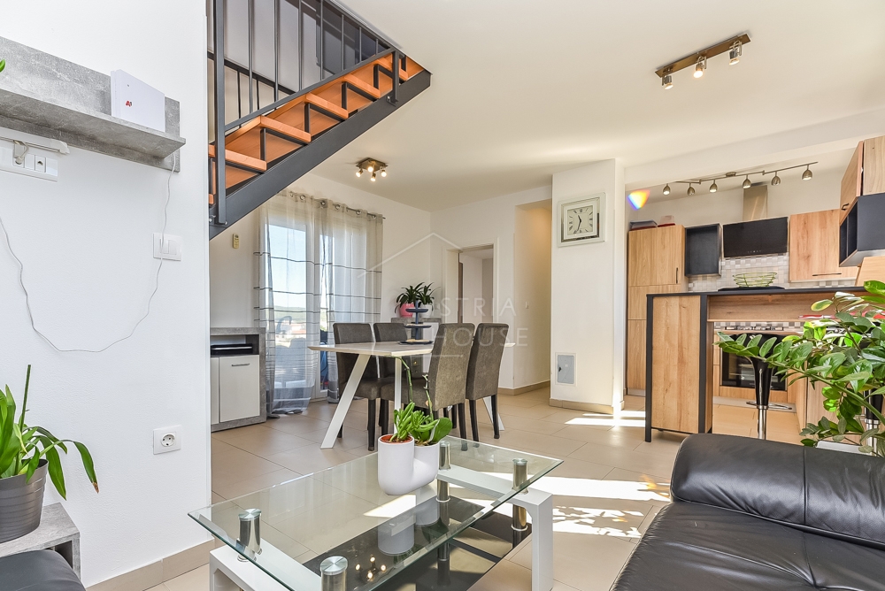 Rovigno, Valle, appartamento arredato in stile moderno