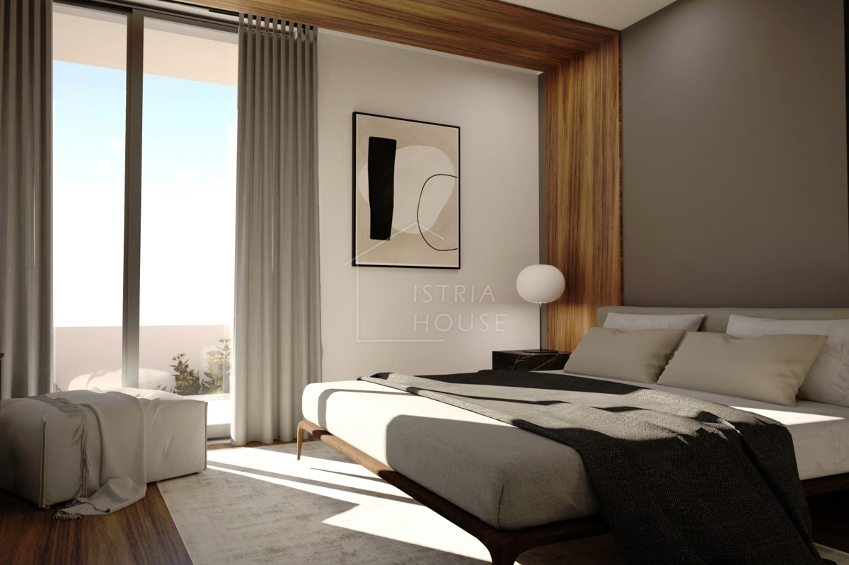 Dignano, casa incompiuta con vista mare