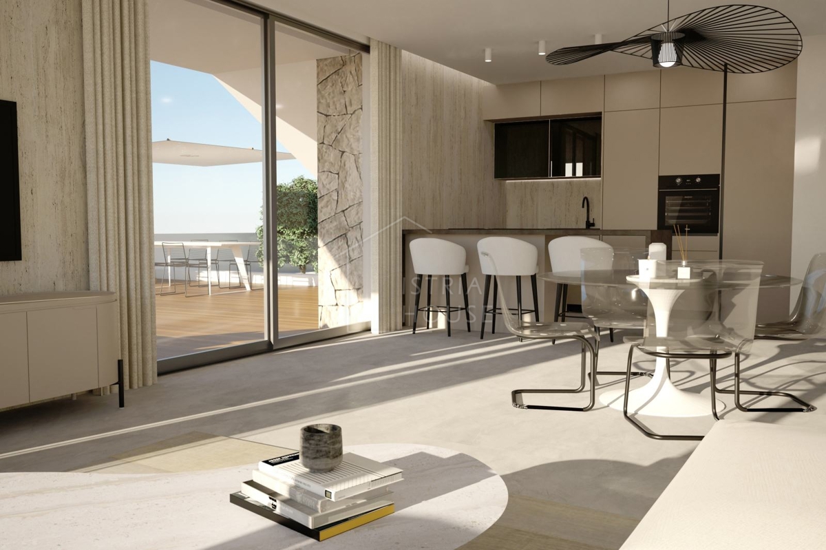 Dignano, casa incompiuta con vista mare