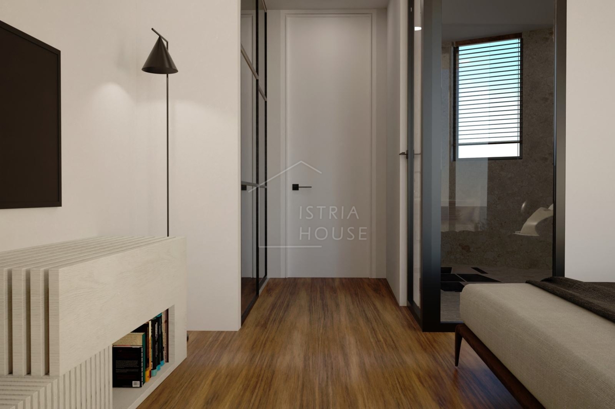 Dignano, casa incompiuta con vista mare