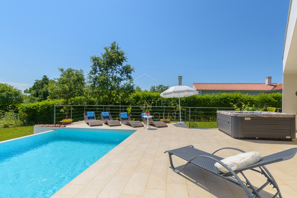 Svetvinčenat, dintorni, Villa con vista aperta e piscina
