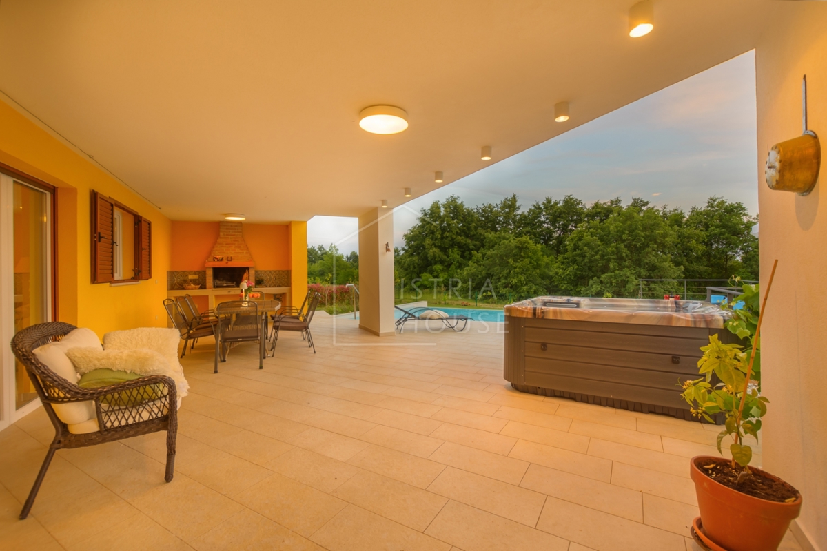 Svetvinčenat, dintorni, Villa con vista aperta e piscina