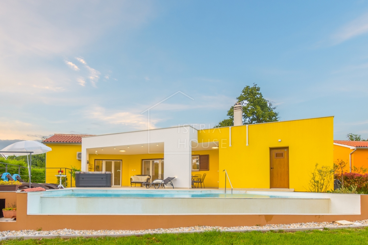 Svetvinčenat, dintorni, Villa con vista aperta e piscina