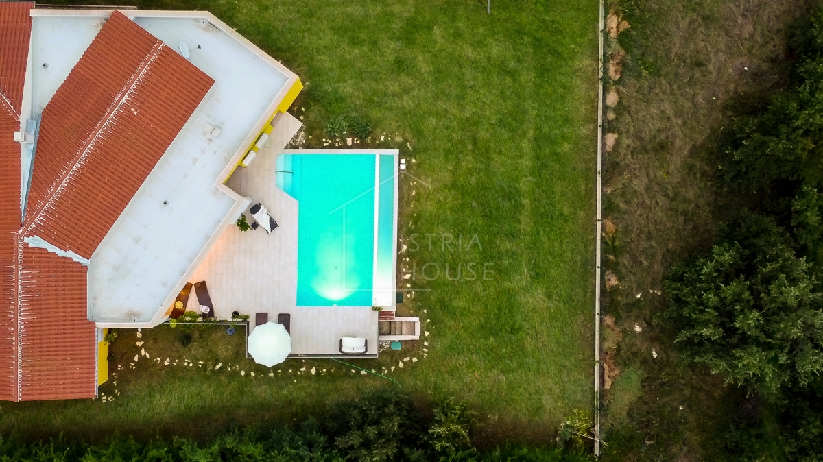Svetvinčenat, dintorni, Villa con vista aperta e piscina