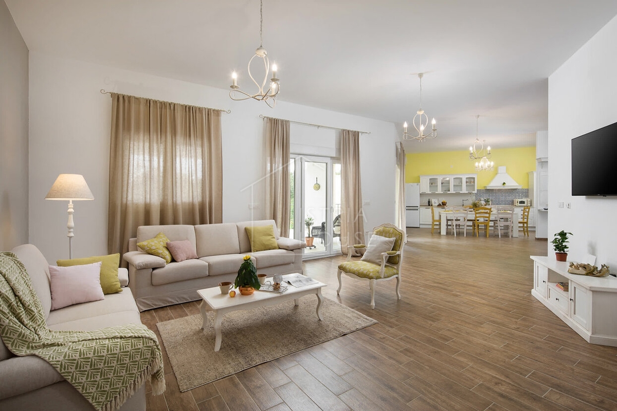 Svetvinčenat, dintorni, Villa con vista aperta e piscina