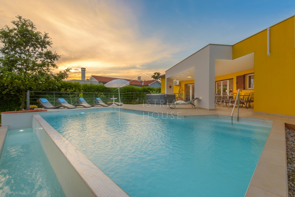 Svetvinčenat, dintorni, Villa con vista aperta e piscina