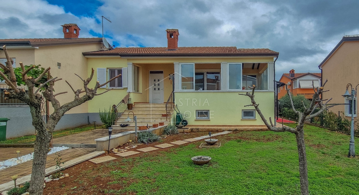 Parenzo, dintorni, casa bifamiliare con vista mare