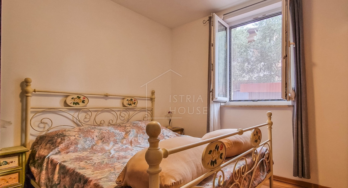 Parenzo, dintorni, casa bifamiliare con vista mare